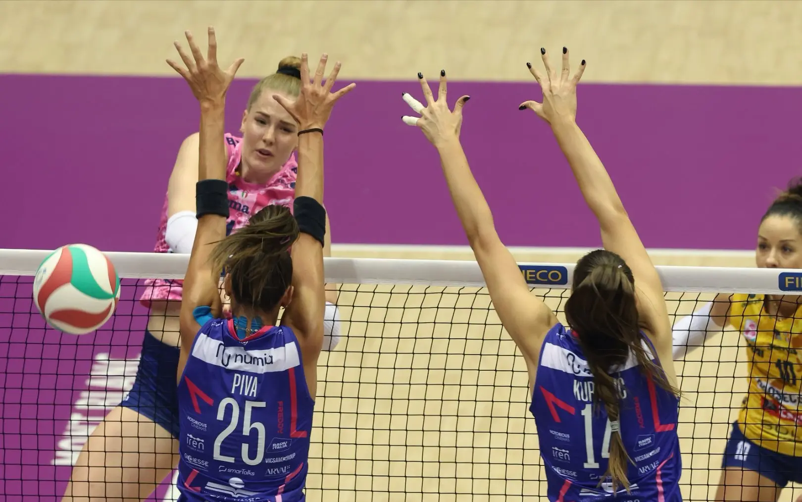 的球队, 个被拦 的球队, 个被拦